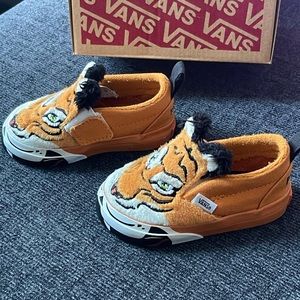 Tiger vans size 4C